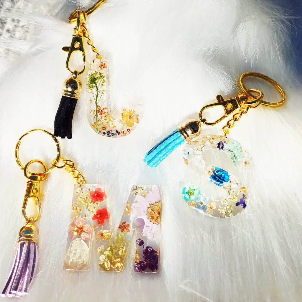 Personalized Letter Keychain – Choose Your Color