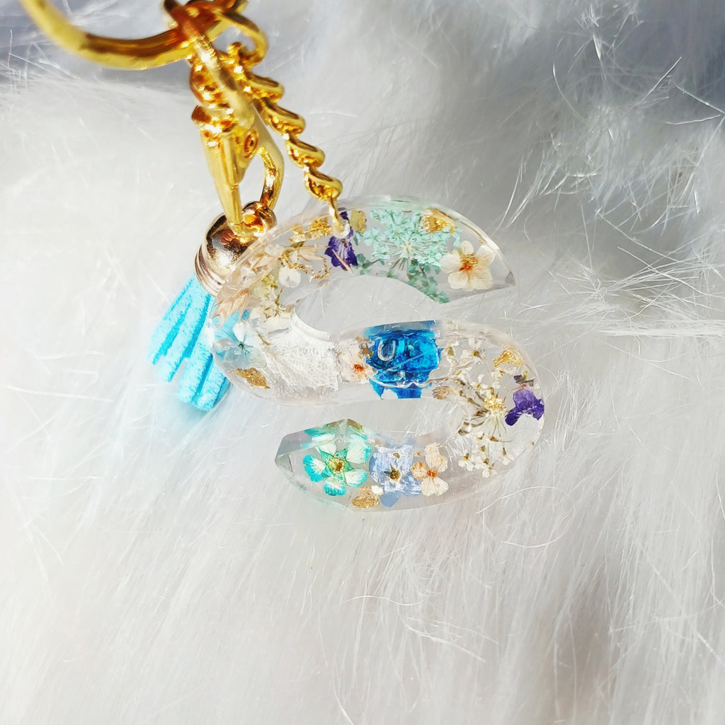 Personalized Letter Keychain – Choose Your Color