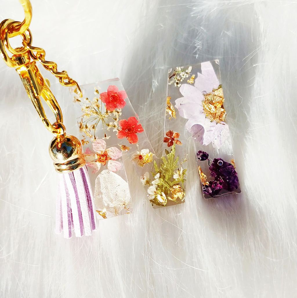 Personalized Letter Keychain – Choose Your Color