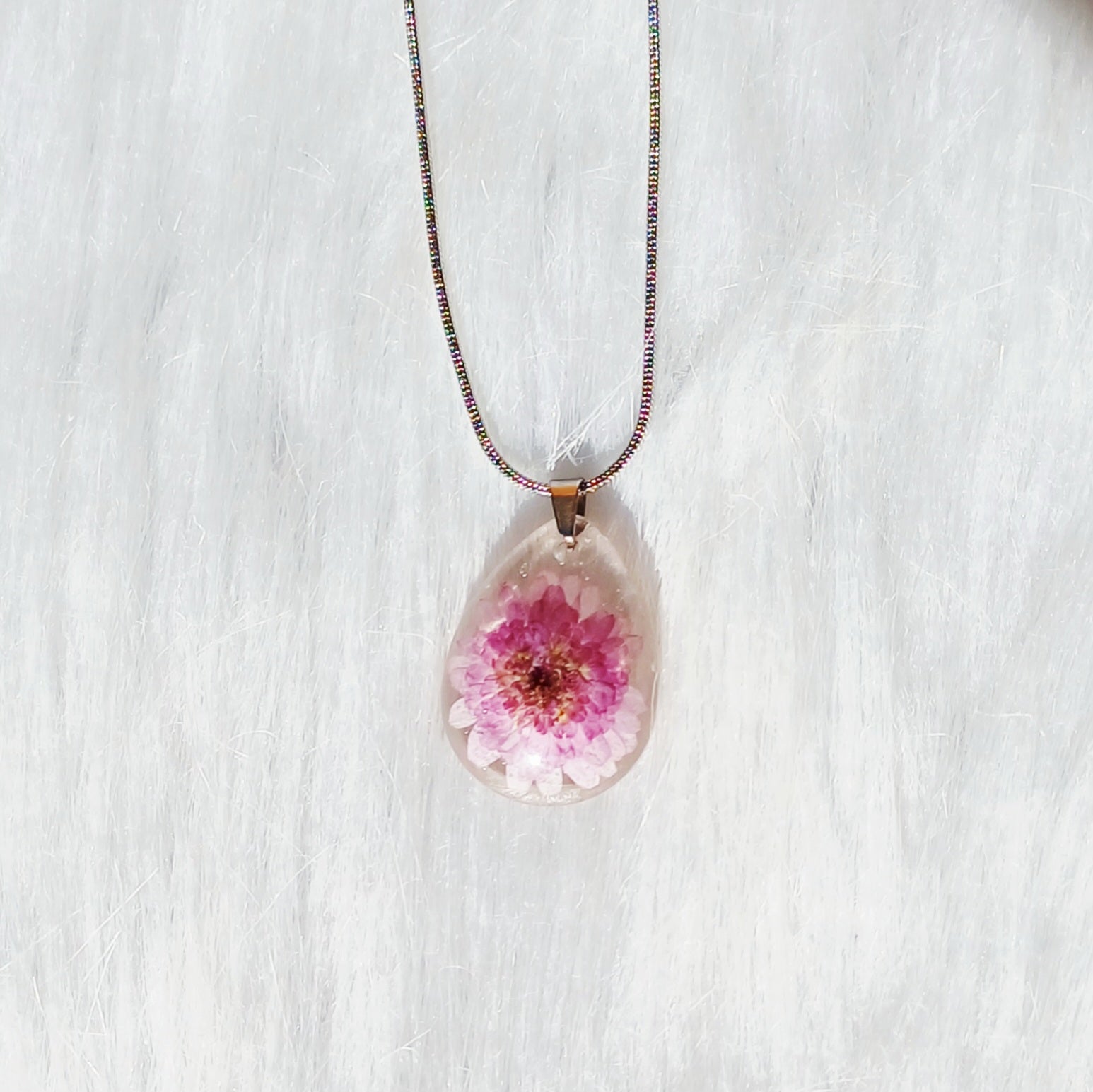 Collier Fleur Rose – Douceur et Élégance