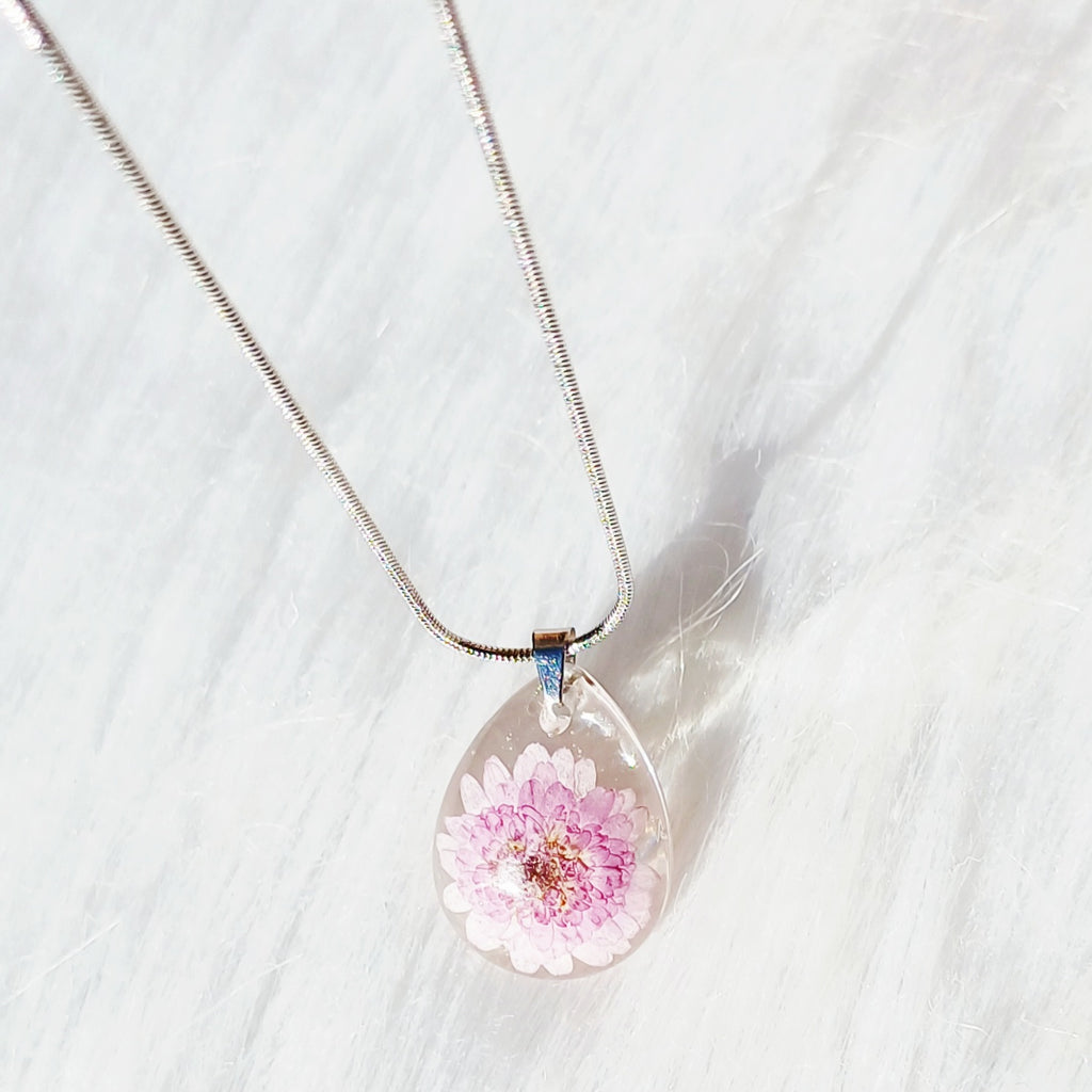 Collier Fleur Rose – Douceur et Élégance