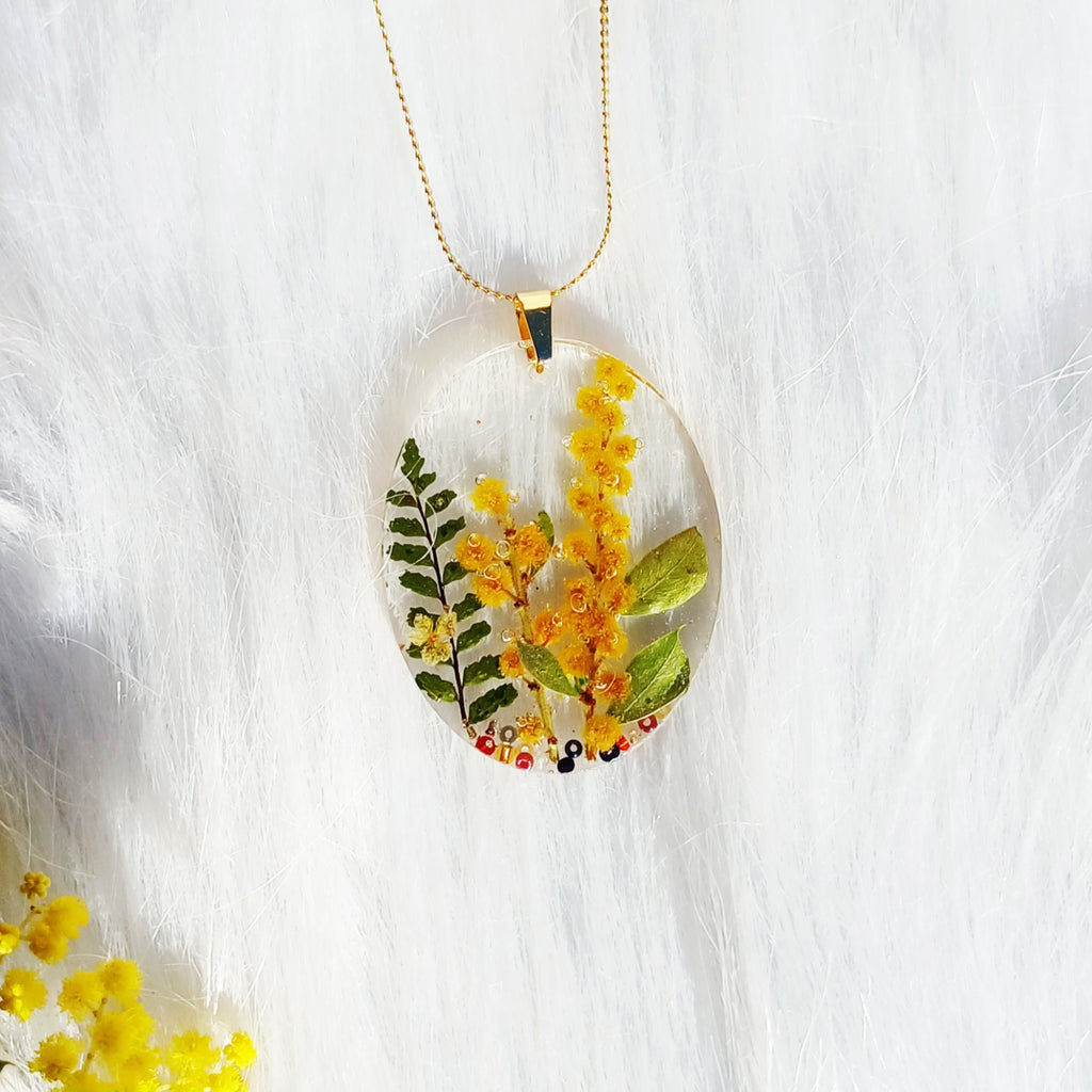 Collier Mimosa Côte d’Azur – Soleil et Souvenir