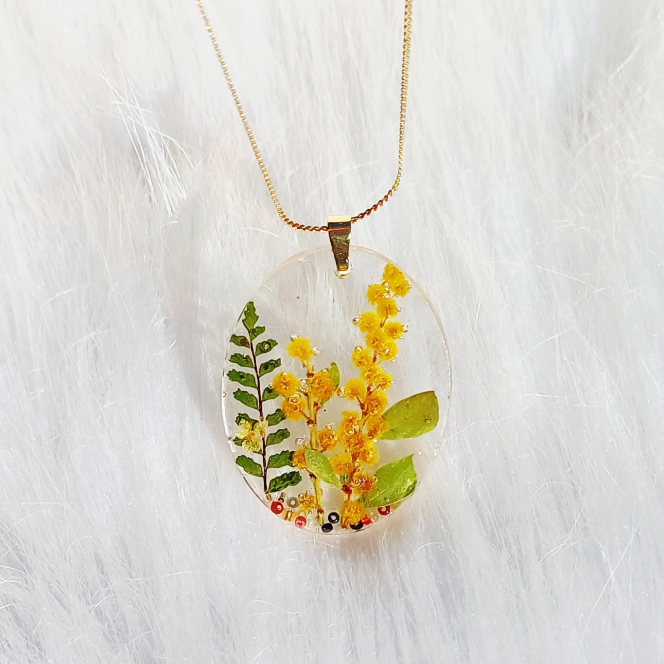 Collier Mimosa Côte d’Azur – Soleil et Souvenir