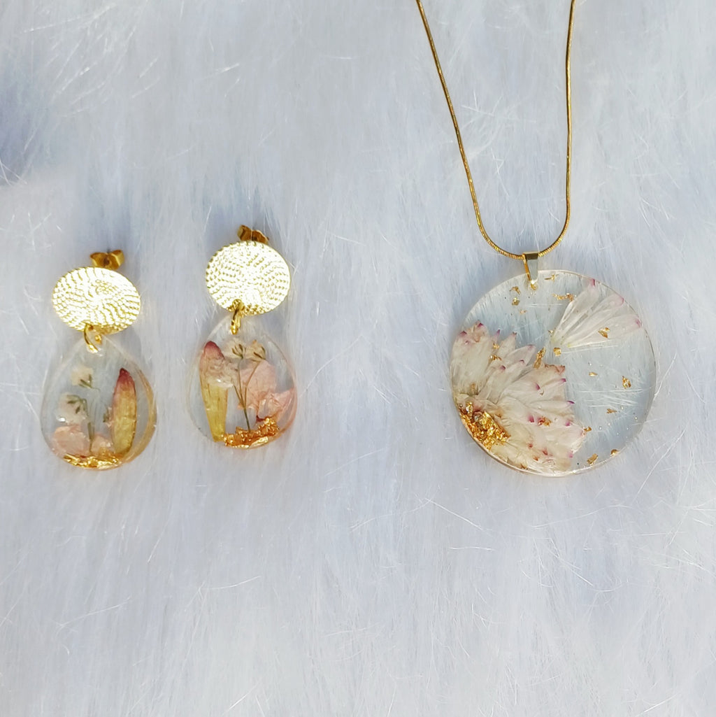 Parure Personnalisée – Fleurs de Fiançailles