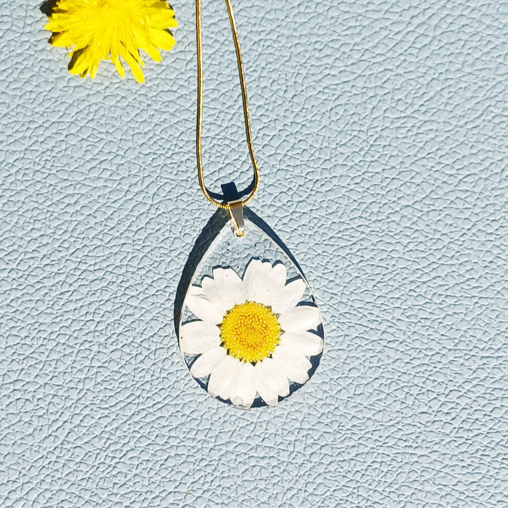 Collier Éclat de Marguerite – Simplicité et Nature