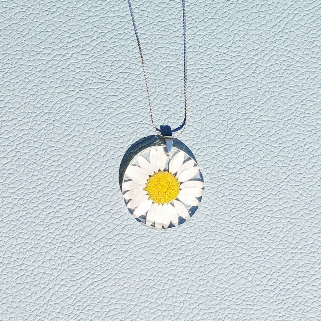 Collier Marguerite – Douceur du Quotidien