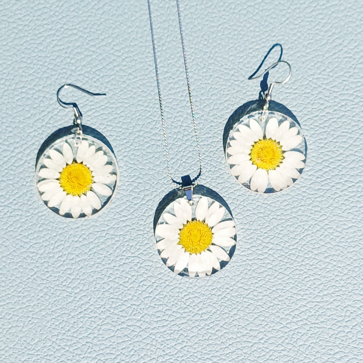 Parure Marguerites  – Simplicité et Amour