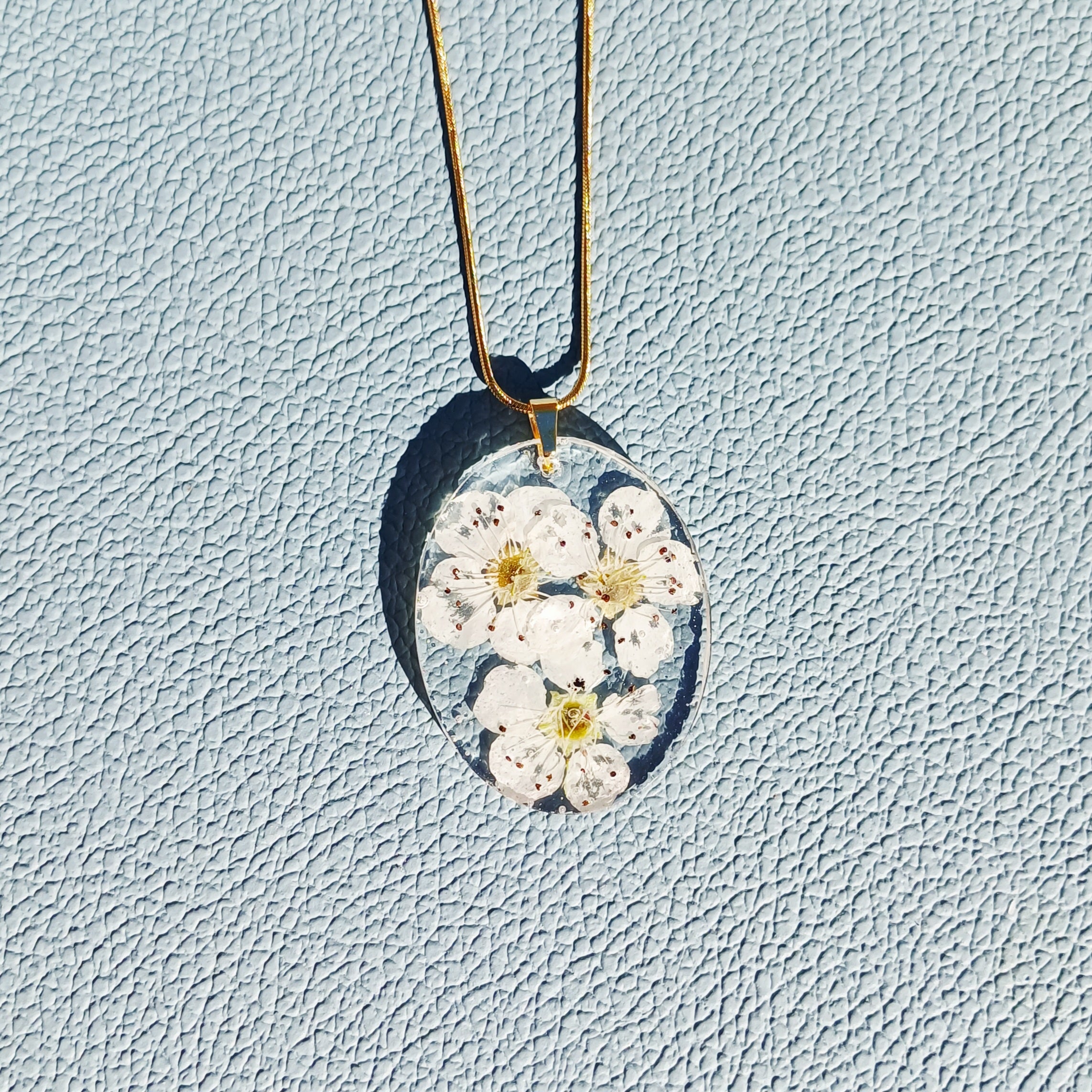 Collier Éclat de Cerisier – Nature et Élégance