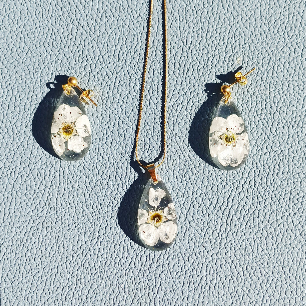 Schmuckset Kirschblüten – Zartheit und Wiedergeburt