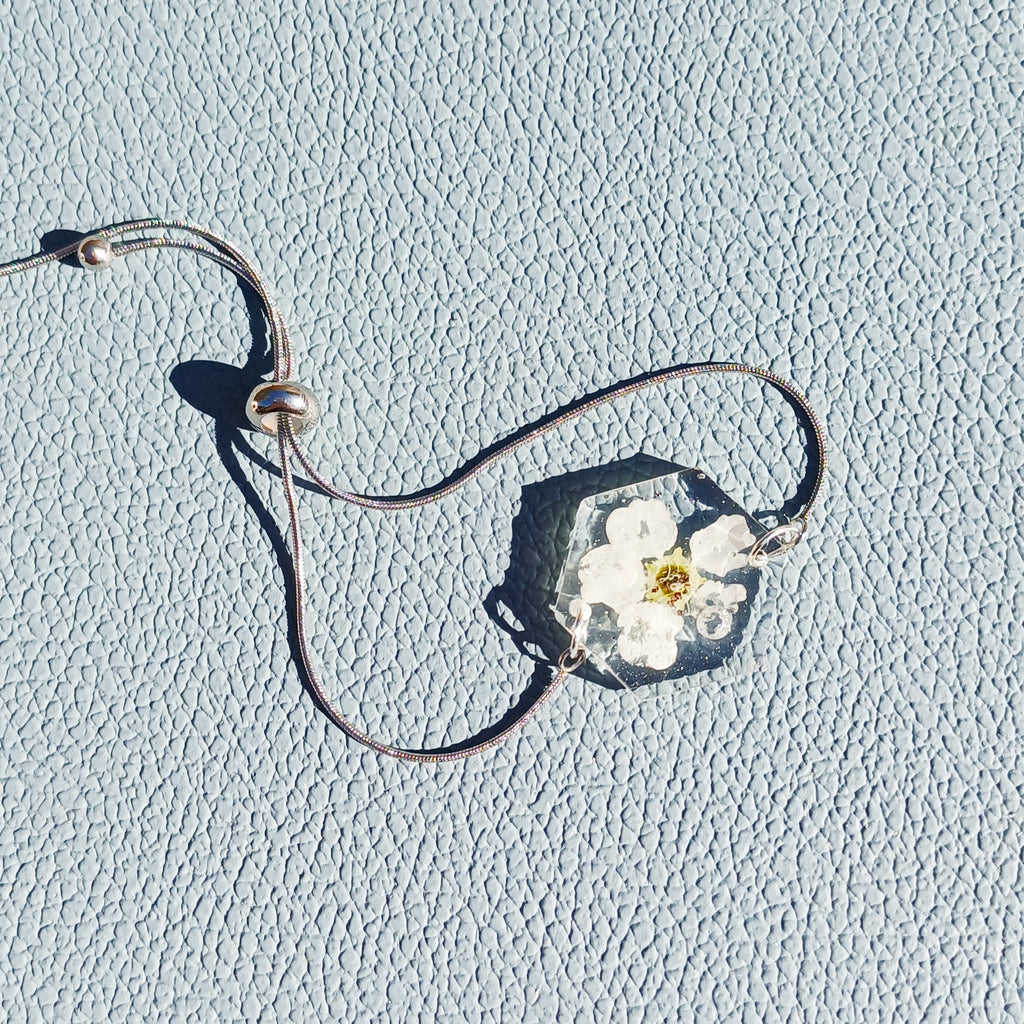 Bracelet Fleurs de Cerisier – Douceur et Renaissance