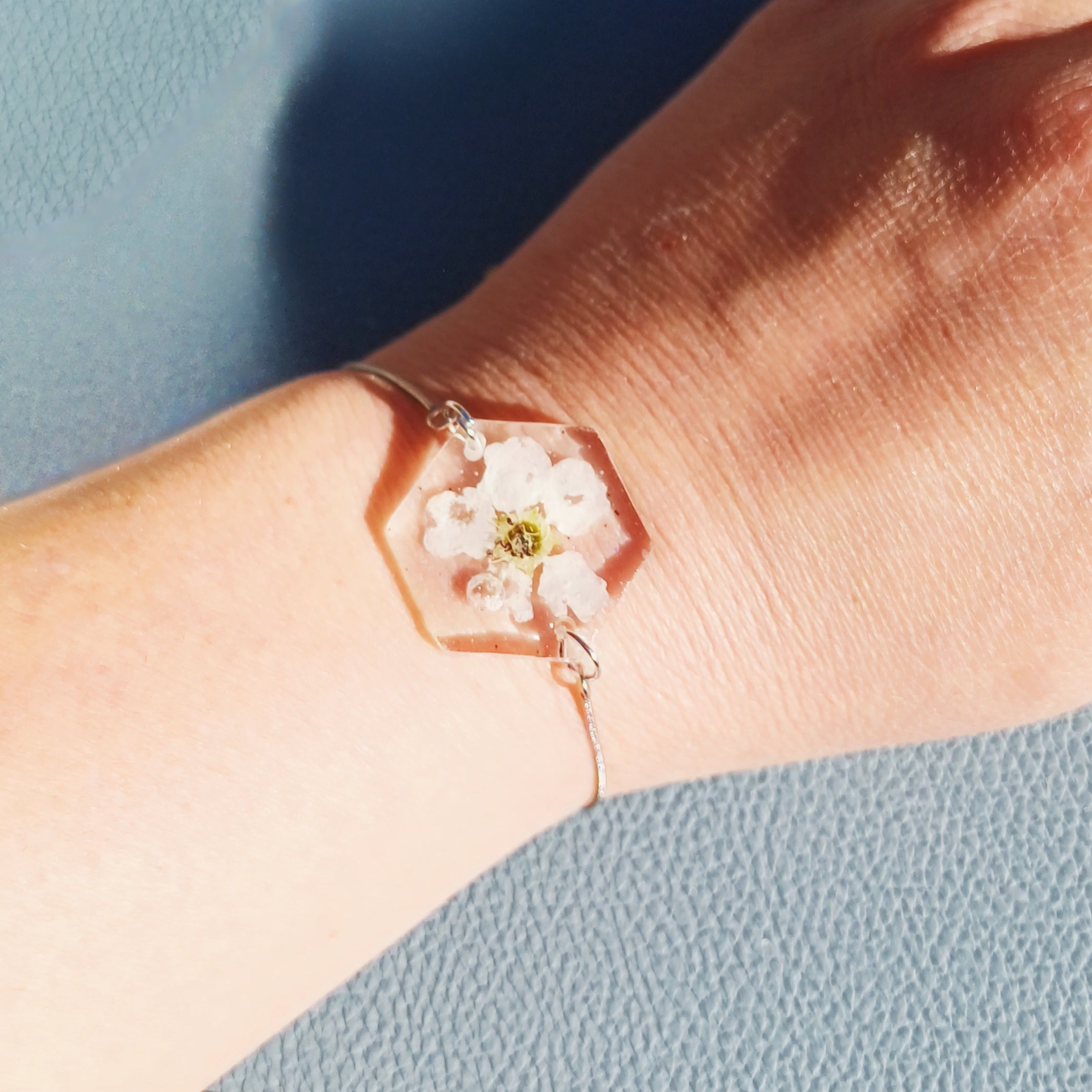 Bracelet Fleurs de Cerisier – Douceur et Renaissance