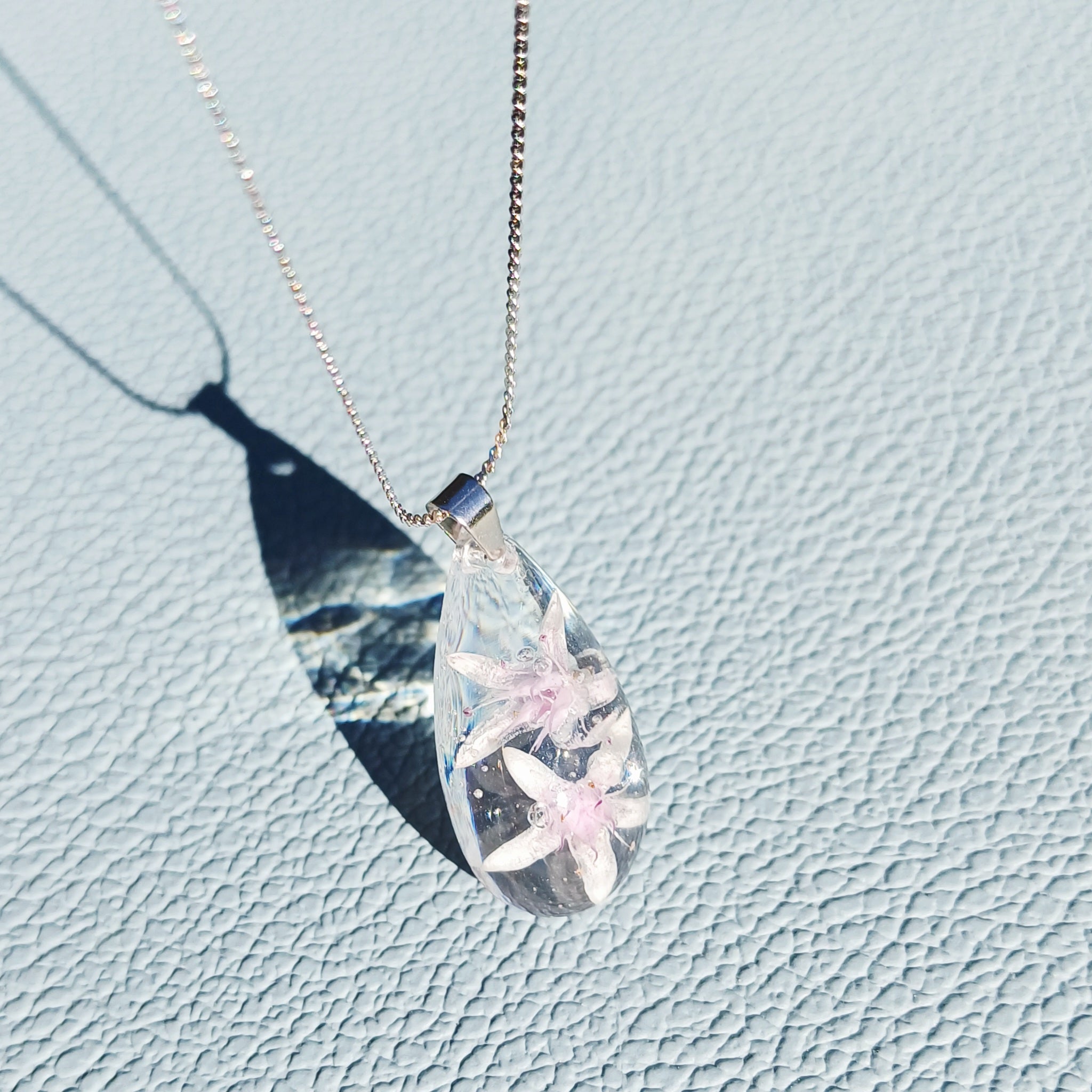 Collier Fleurs de Jade – Énergie positive