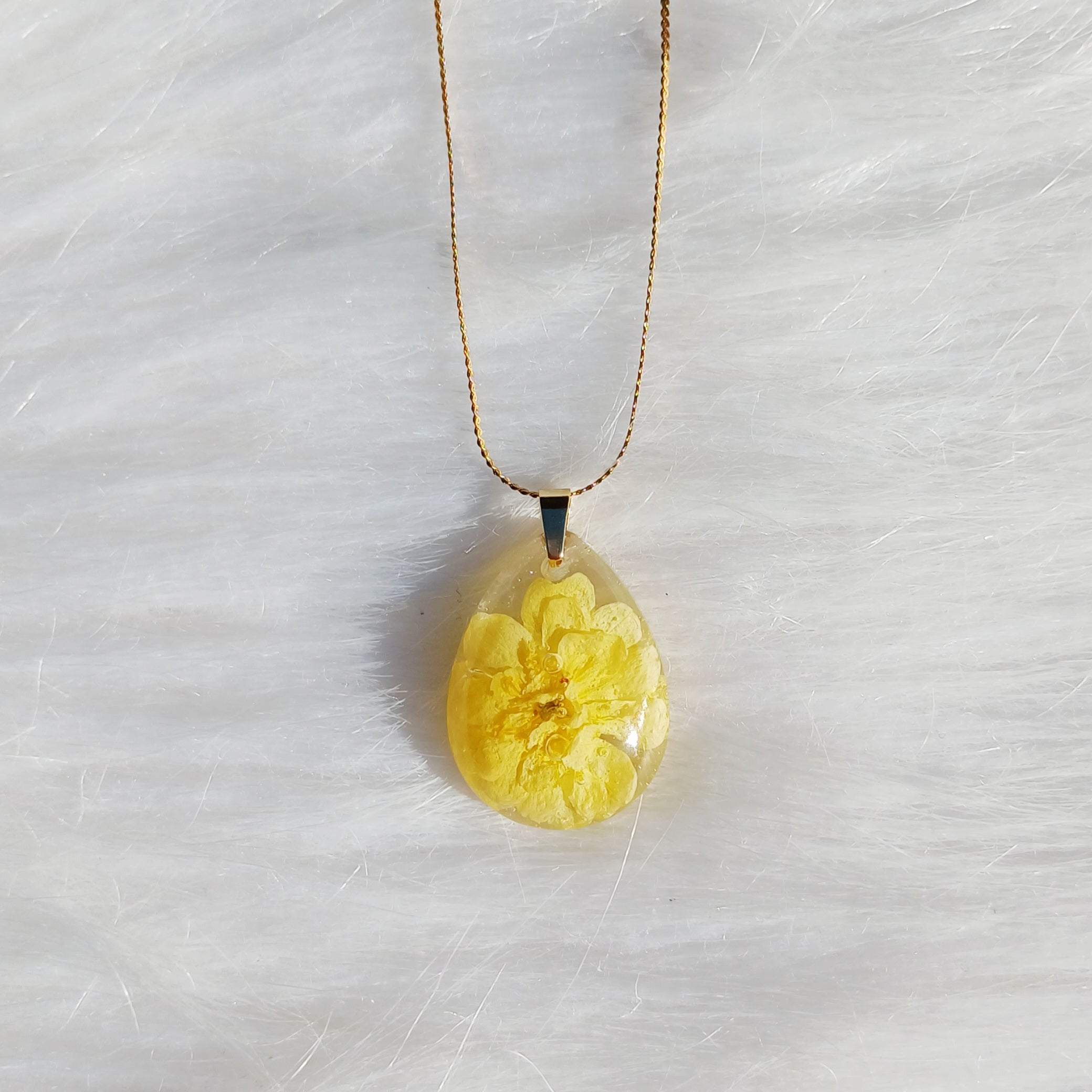 Collier fleur de Rosier de Banks – Gratitude