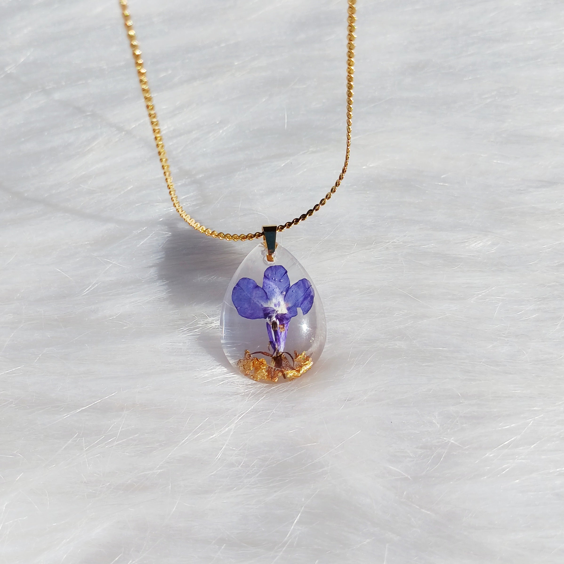 Collier Fleur Bleue Lumineuse