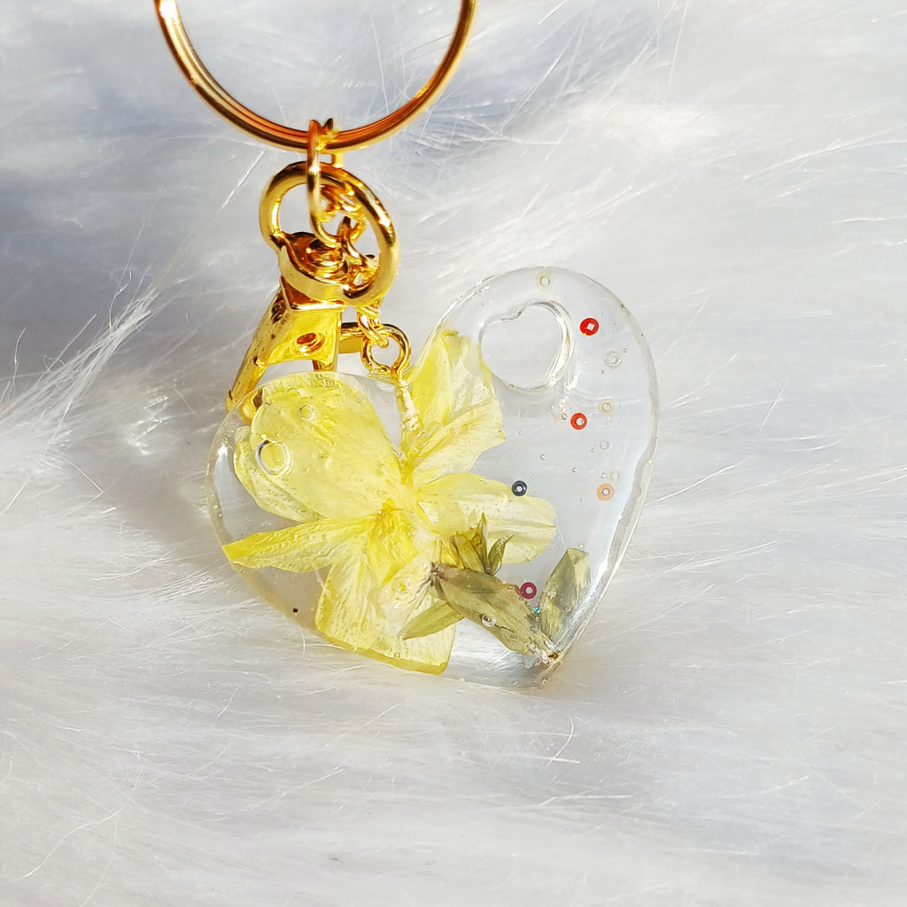 Porte-clé Cœur Fleur Jaune – Idée Cadeau
