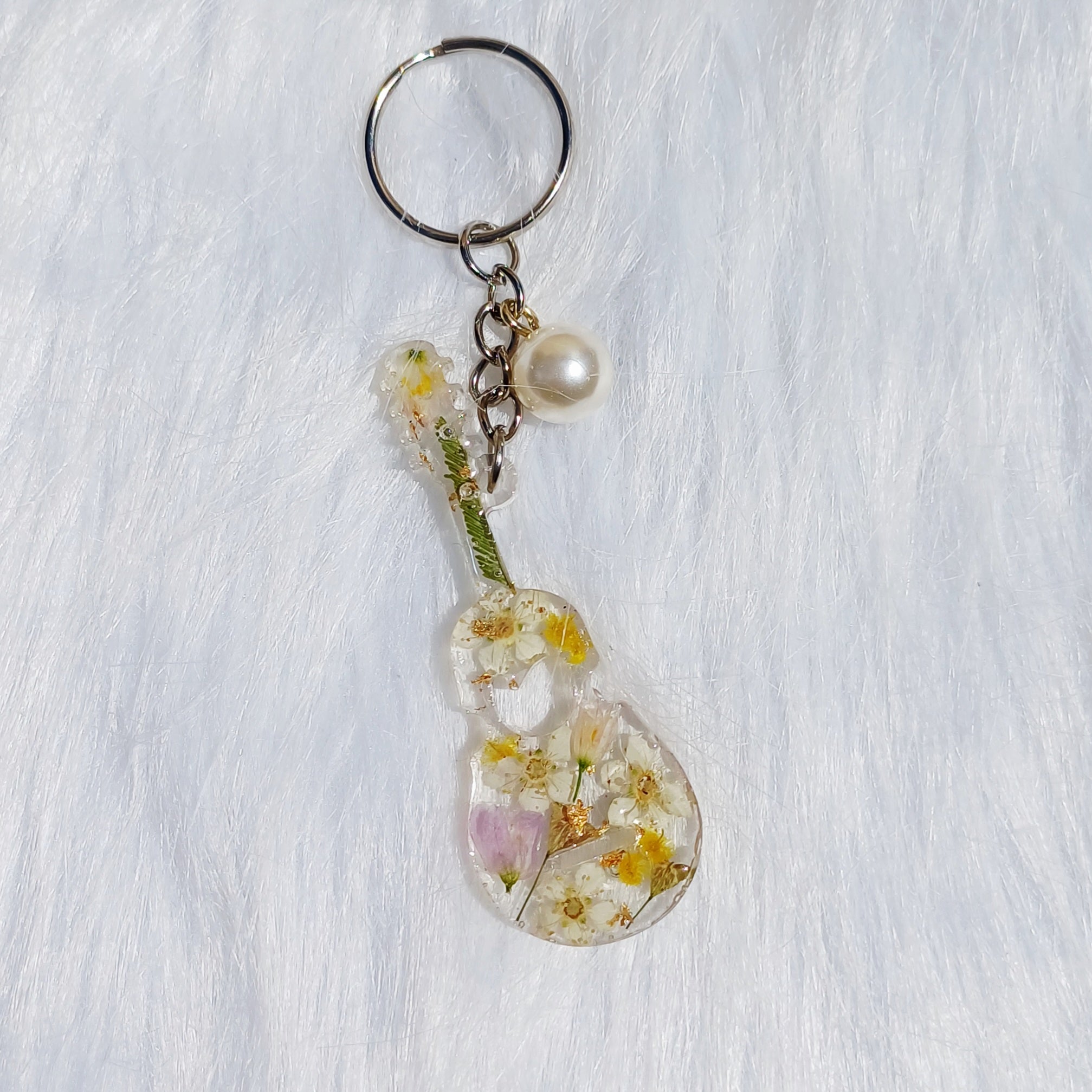 Porte cle Guitare Mimosa et Fleur de Cerisier – Fait Main