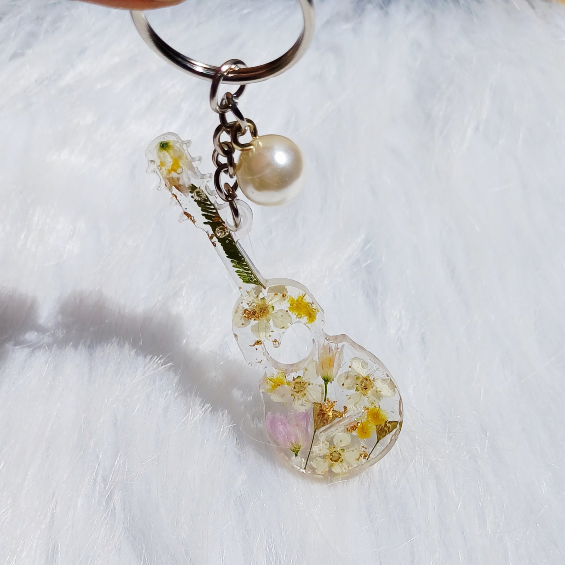 Porte cle Guitare Mimosa et Fleur de Cerisier – Fait Main