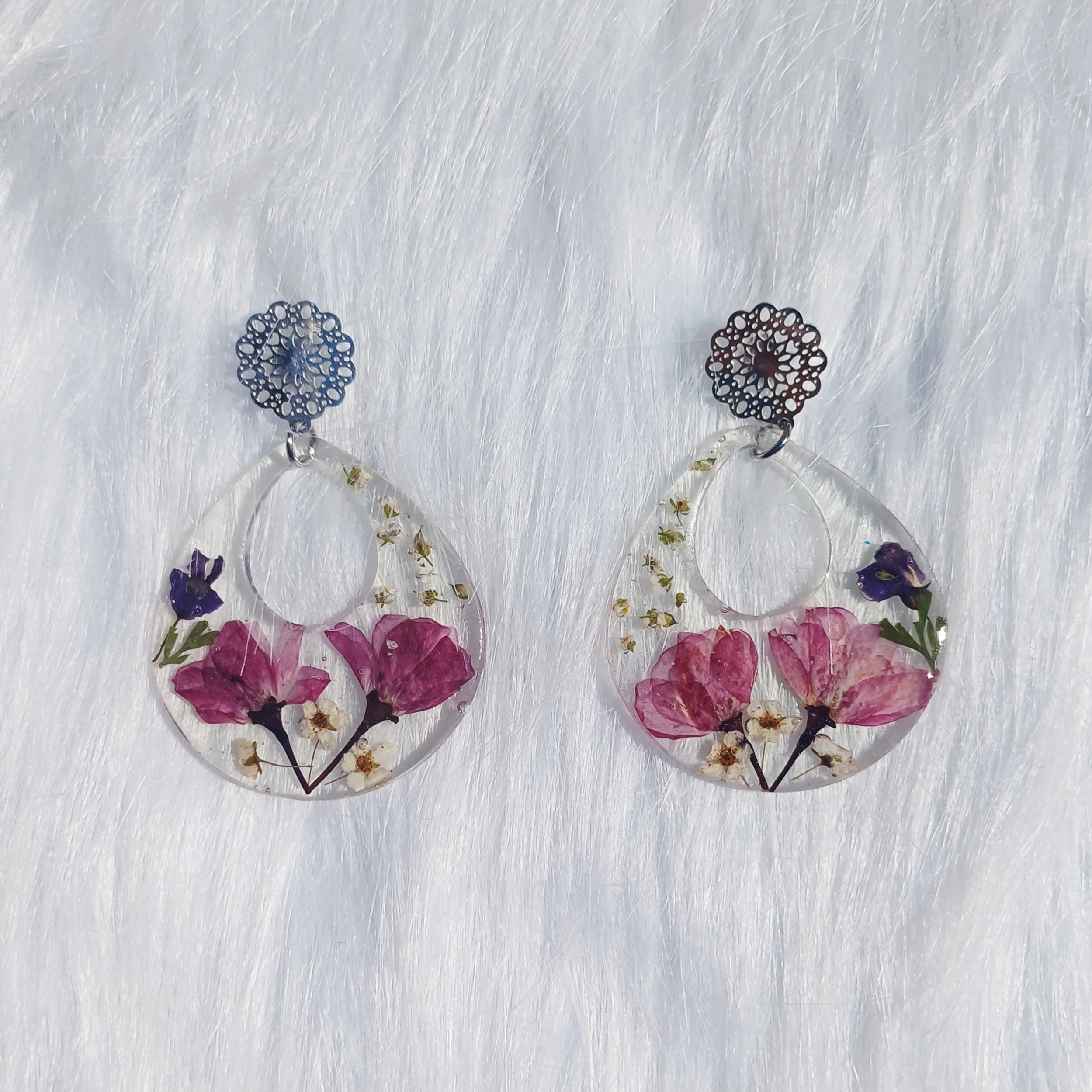 Boucles d’Oreilles Élégantes – Fleurs Séchées
