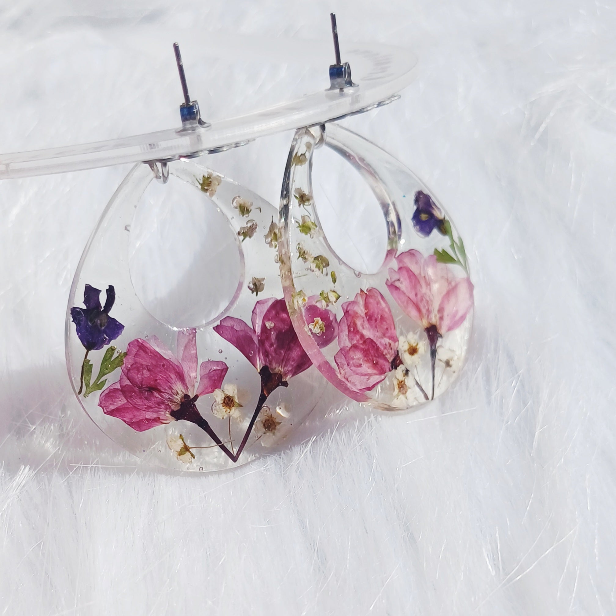 Boucles d’Oreilles Élégantes – Fleurs Séchées