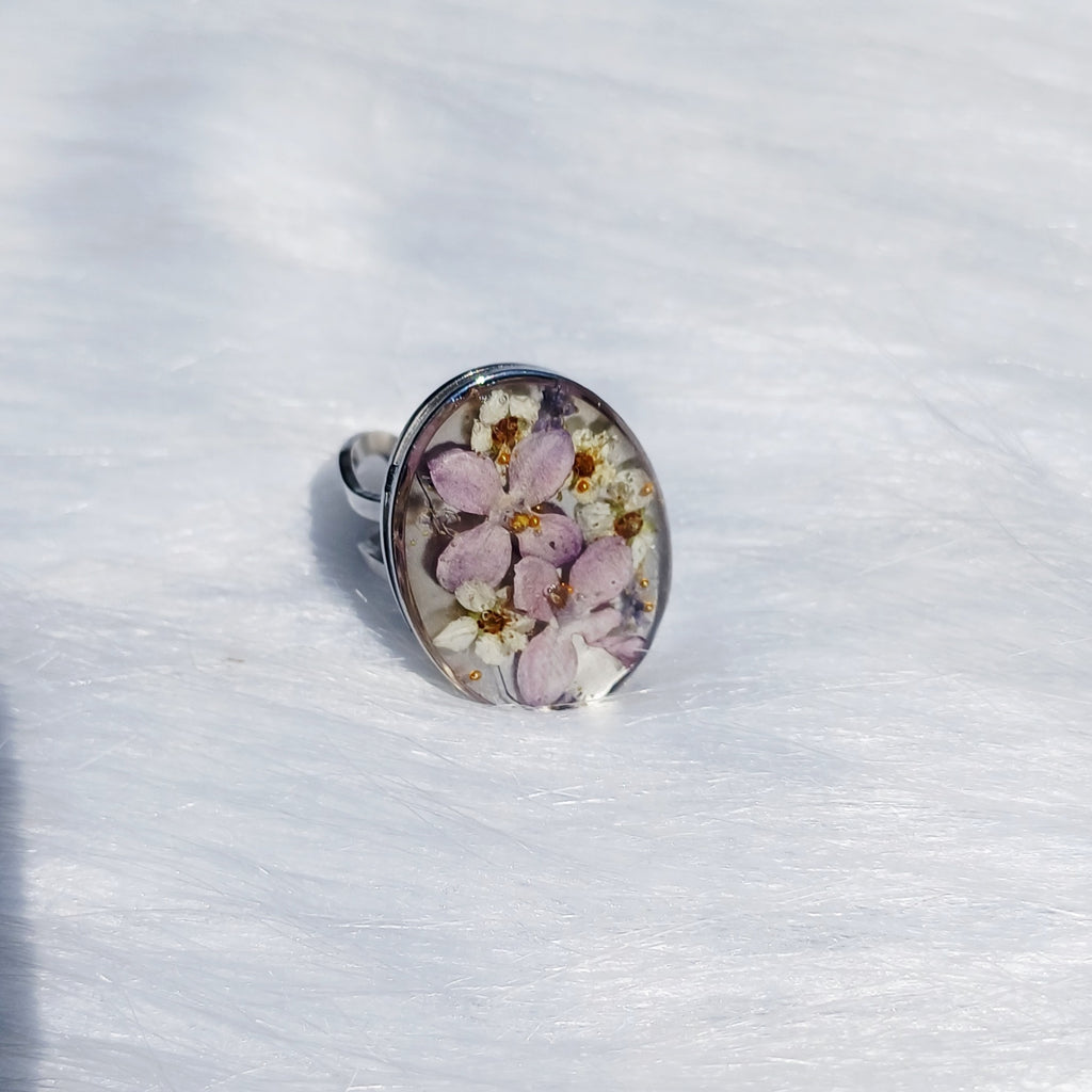 Bague Ajustable Fleur de Lilas – Douceur et Souvenir