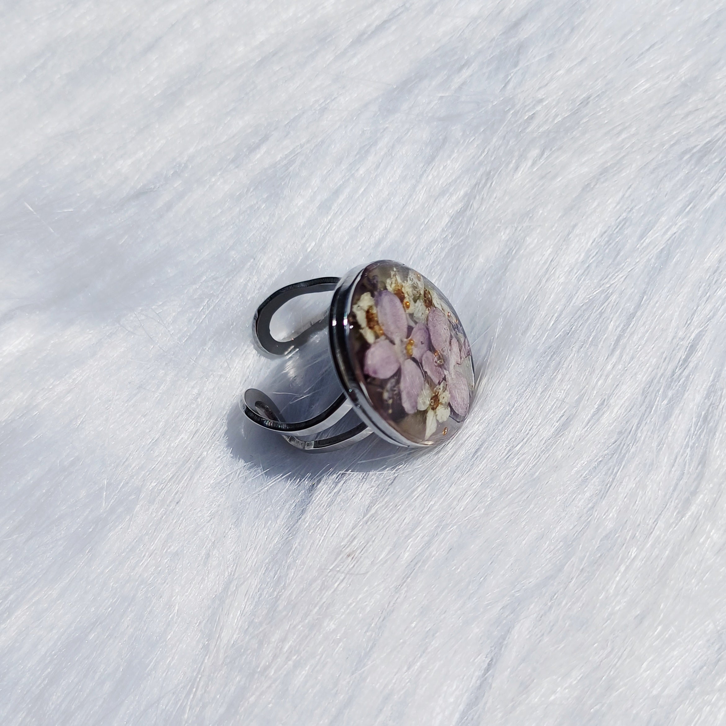 Bague Ajustable Fleur de Lilas – Douceur et Souvenir