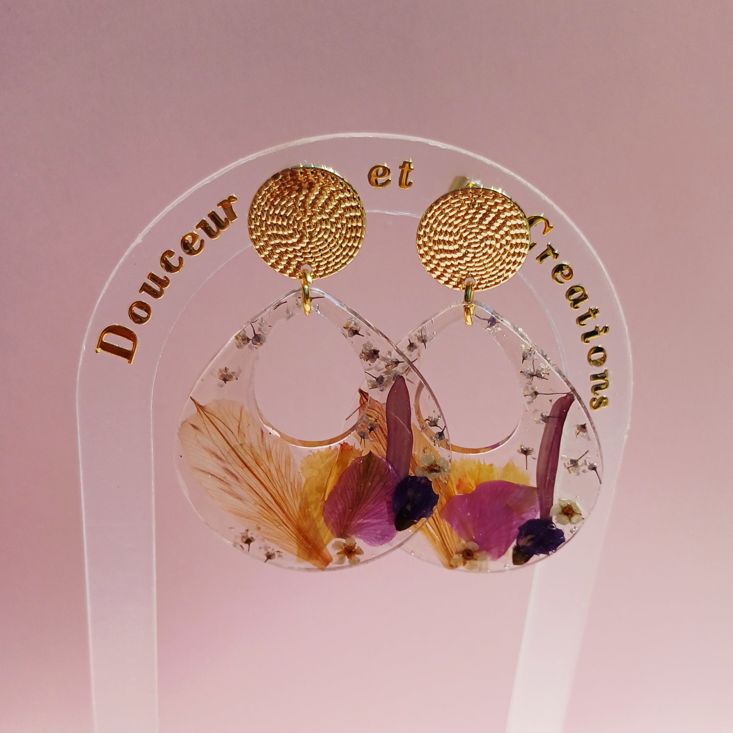 Boucles d’Oreilles Mélange de Fleurs Colorées – Pièce Unique