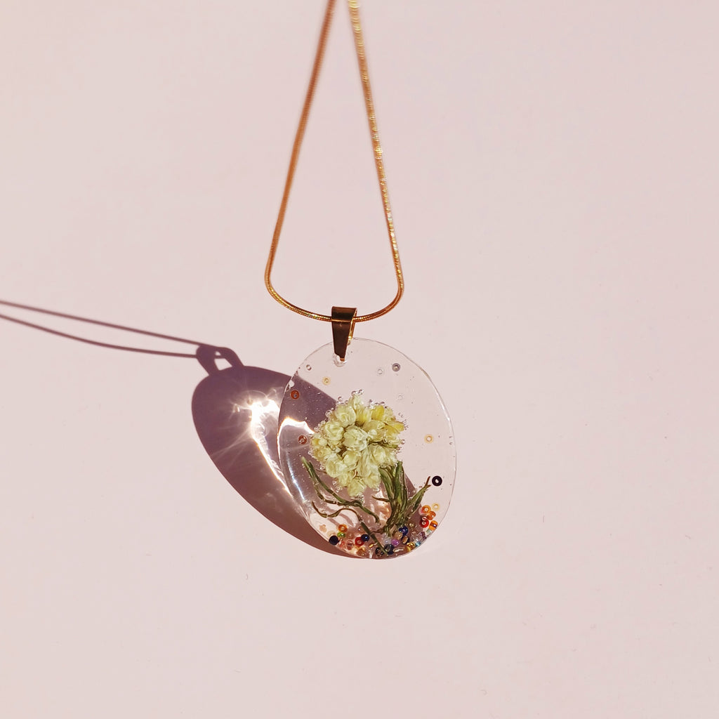 Collier personnalisé - Fleur immortelle et perles de Murano