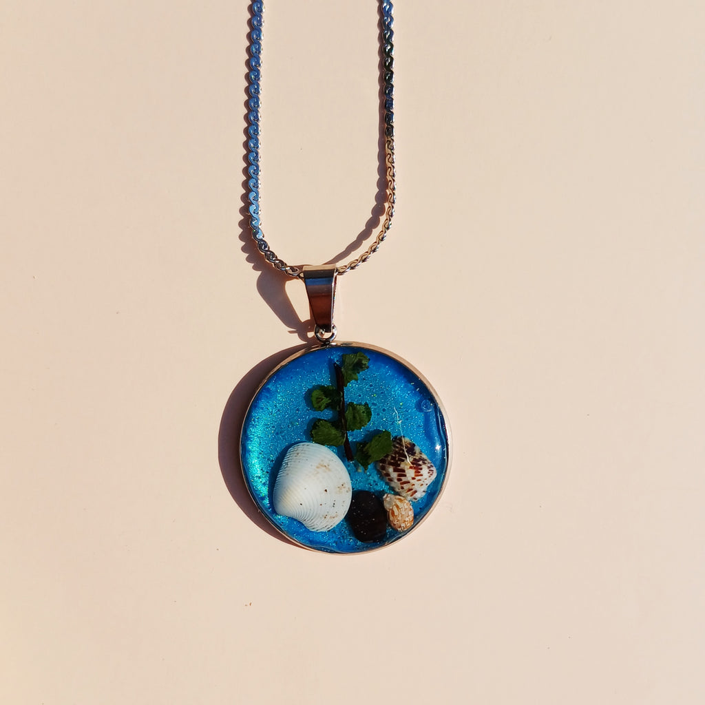 Collier coquillages et galets de la Côte d'Azur