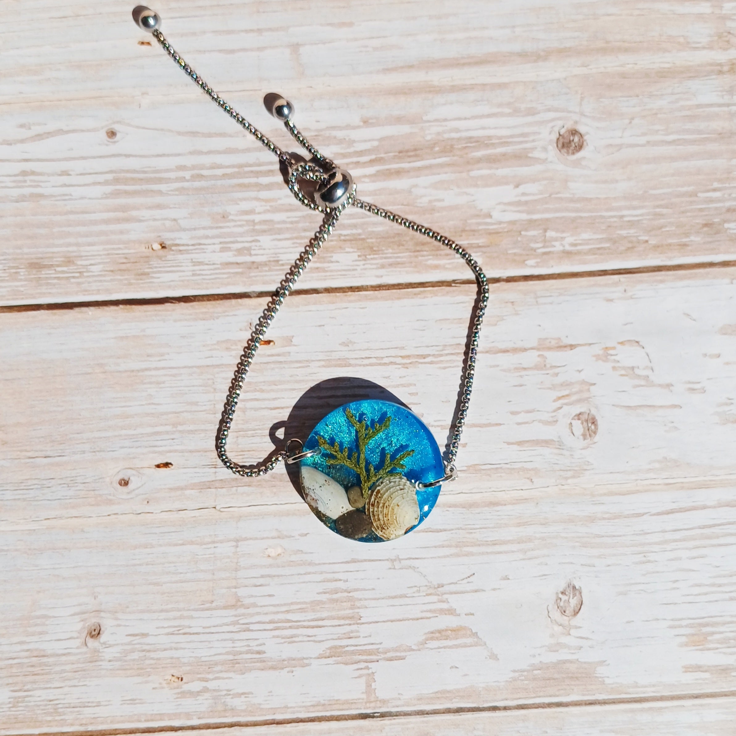 Bracelet Ajustable Coquillages et Galets – Côte d’Azur