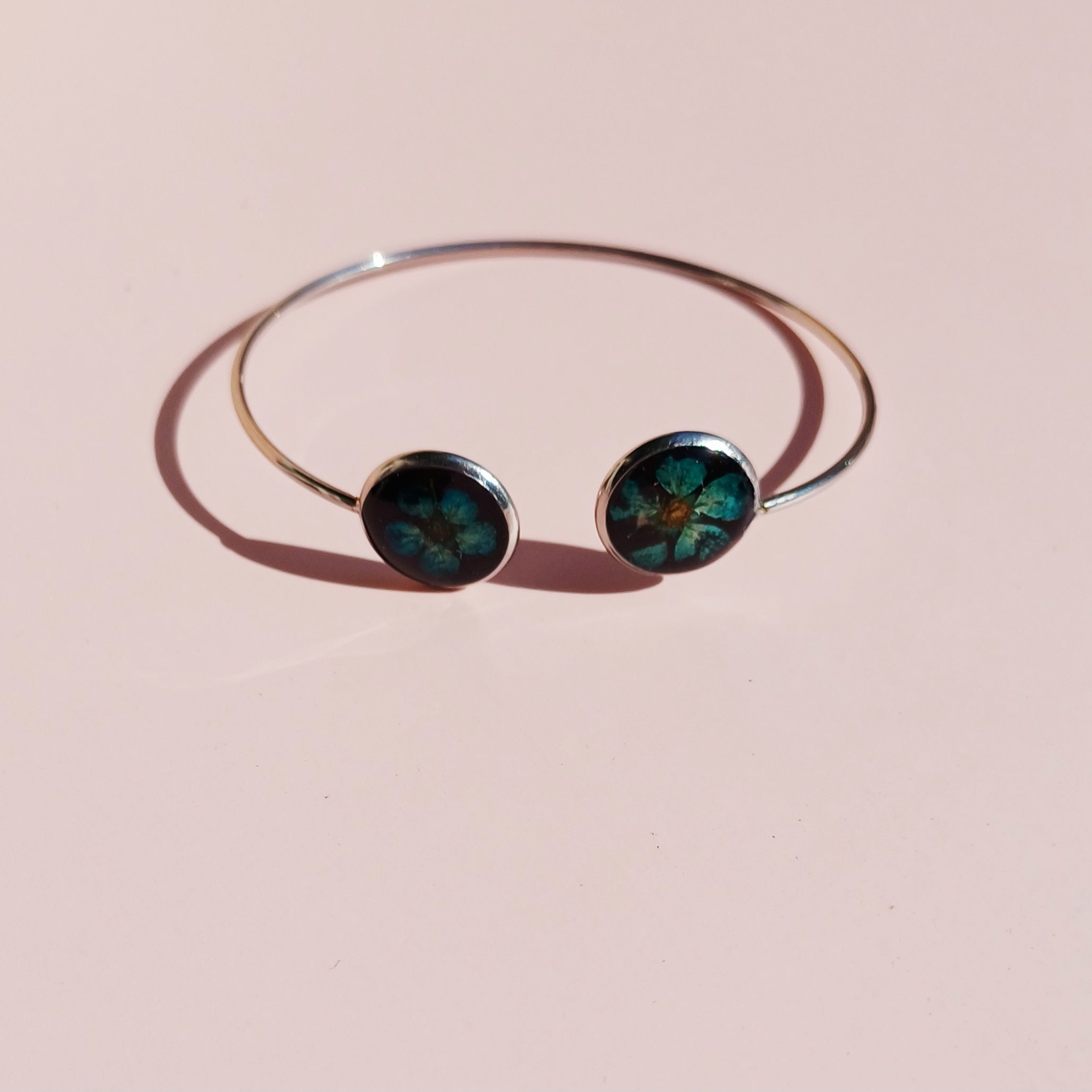 Bracelet Ajustable Fond Noir | Fleur séchée