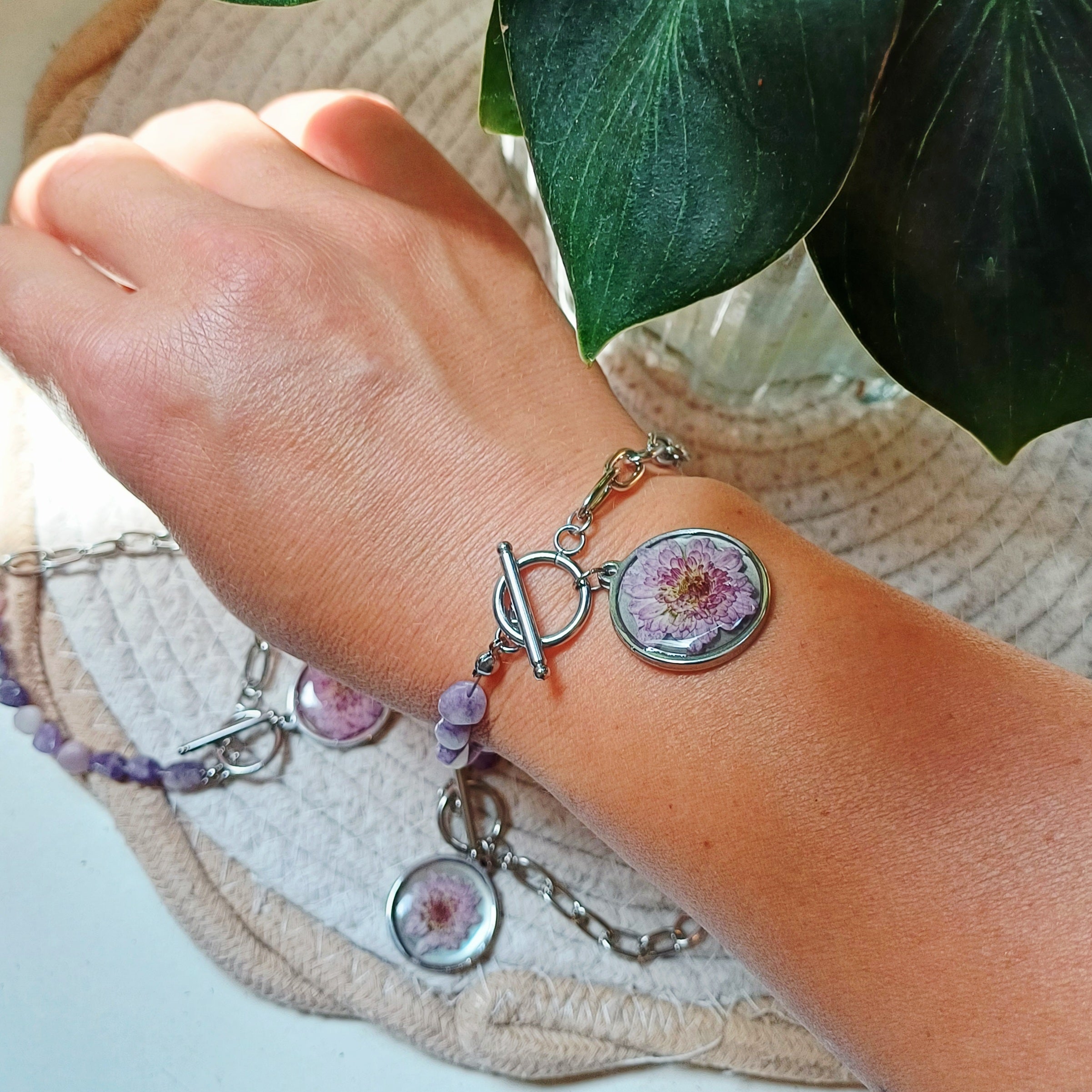 Bracelet Pierre Violette et Fleur Reine Marguerite séchée