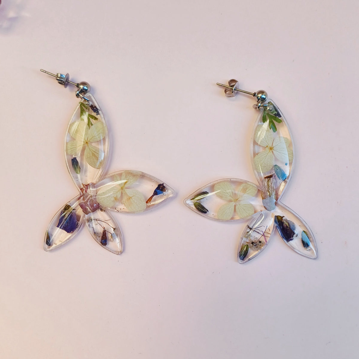 Boucles d'oreilles fleur Hortensia — Légéreté et Gratitude