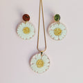 Parure Marguerite Blanche et Feuille d'Or – Elégance simple