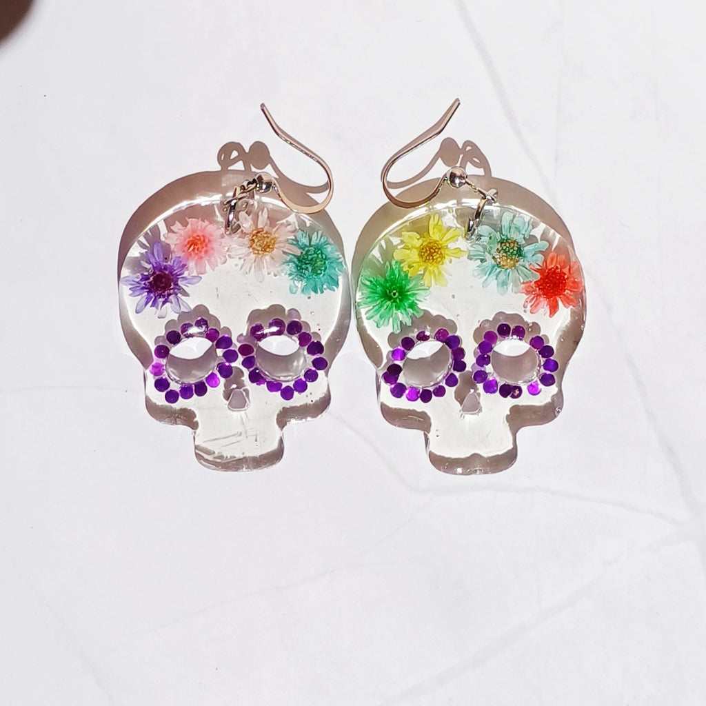 Boucles d'Oreille Tête de Mort et Fleurs Séchées