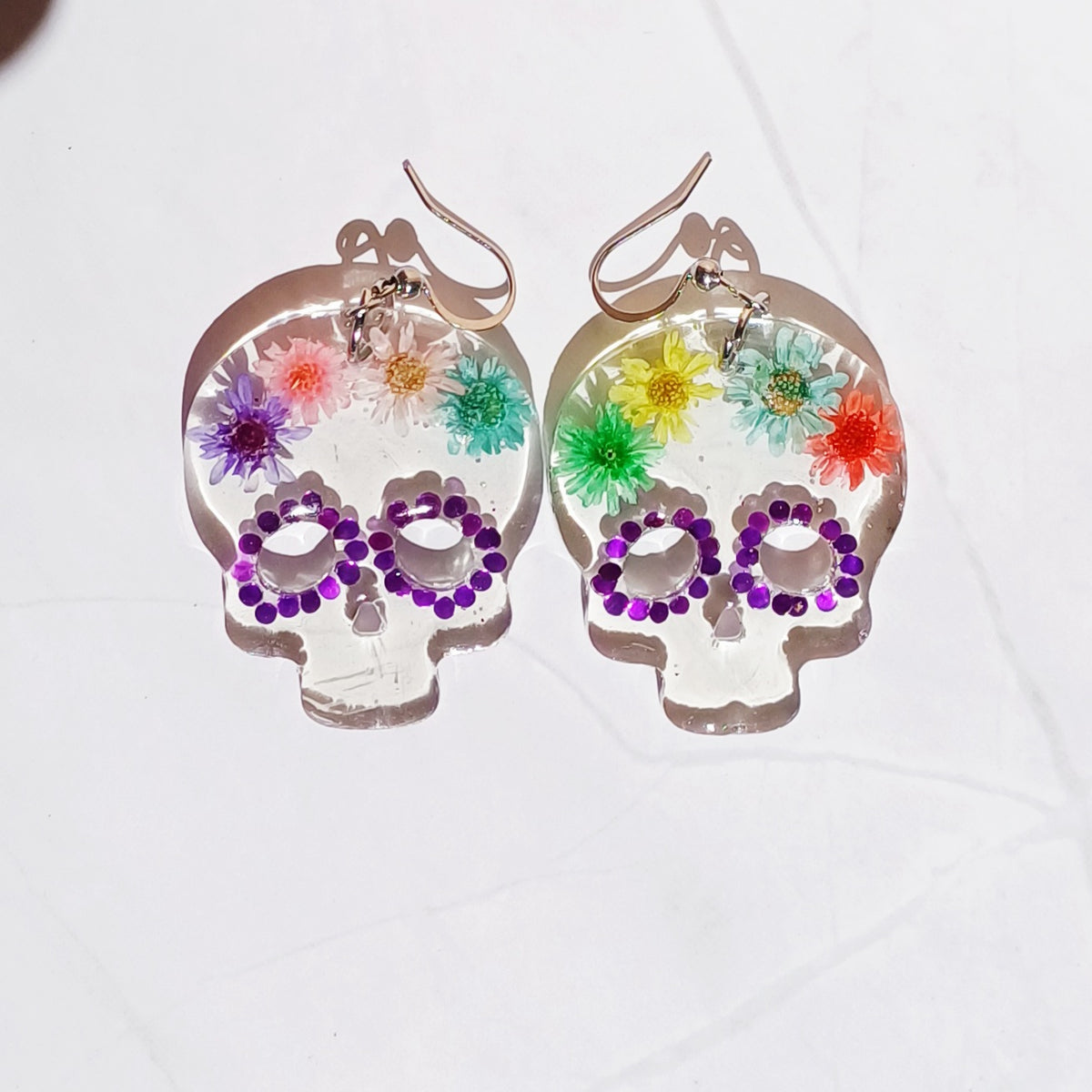 Boucles d'Oreille Tête de Mort et Fleurs Séchées