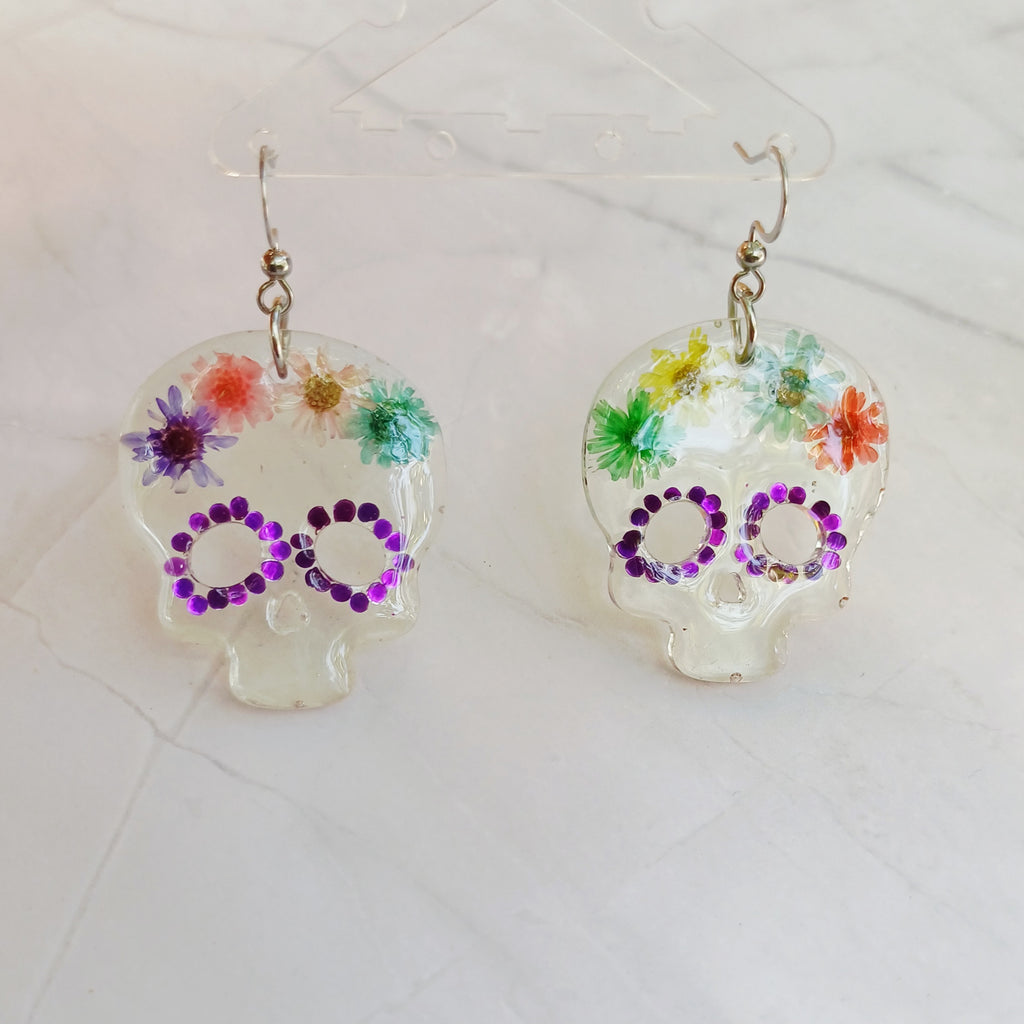 Boucles d'Oreille Tête de Mort et Fleurs Séchées