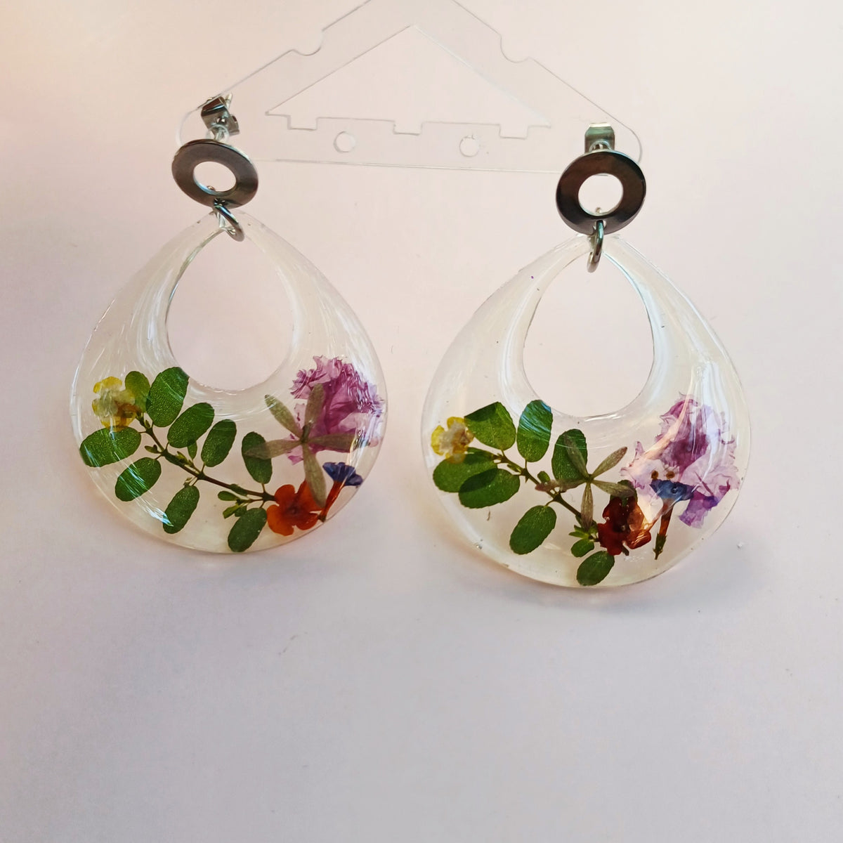 Boucles d'oreilles goutte ajourée - Fleurs de lantana, lilas des Indes et fleur de carotte sauvage